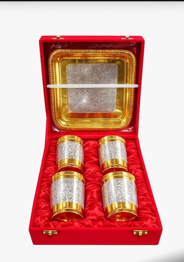 Two Tone 4 glasses with square tray